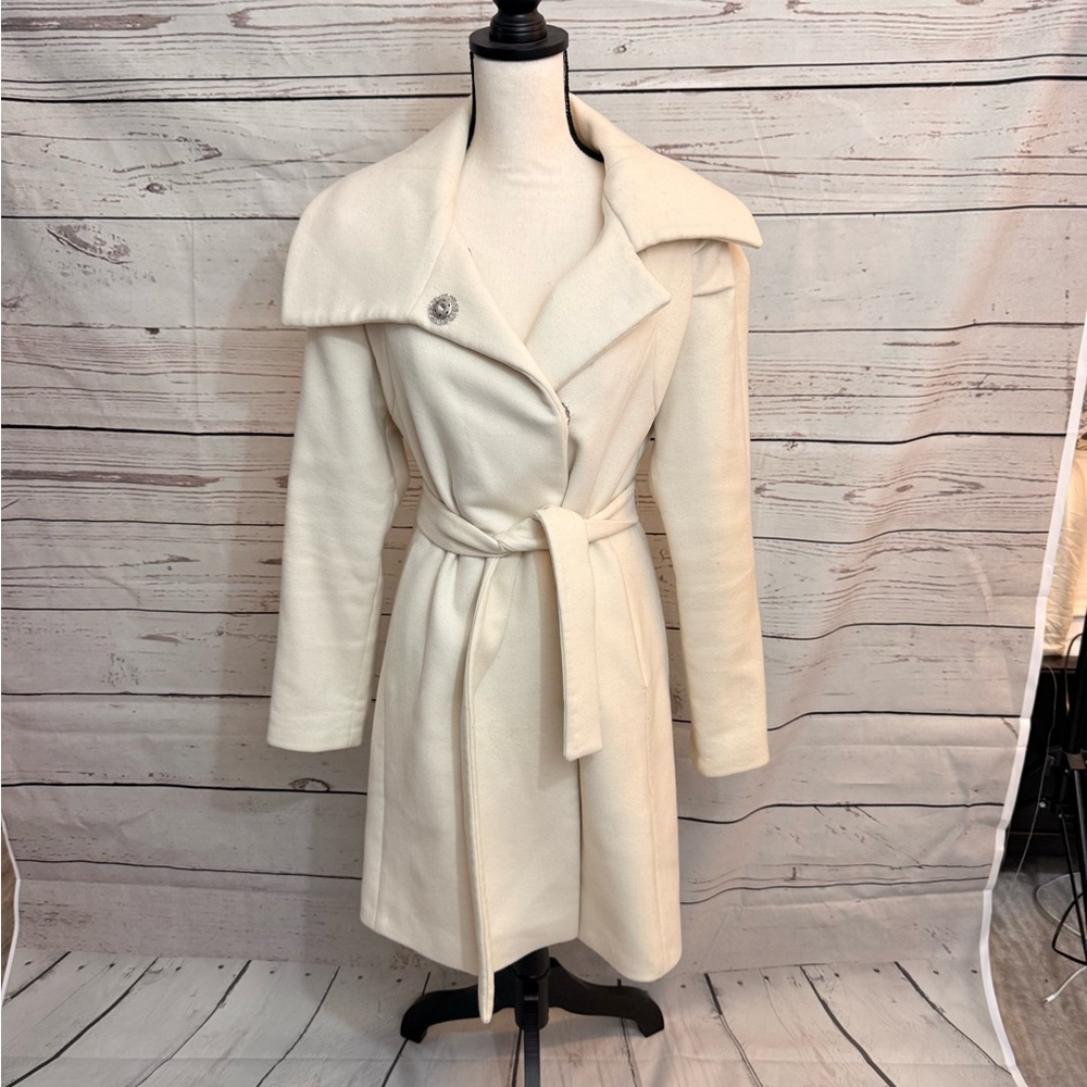 Elie Tahari Off-White Belted Trench Coat
